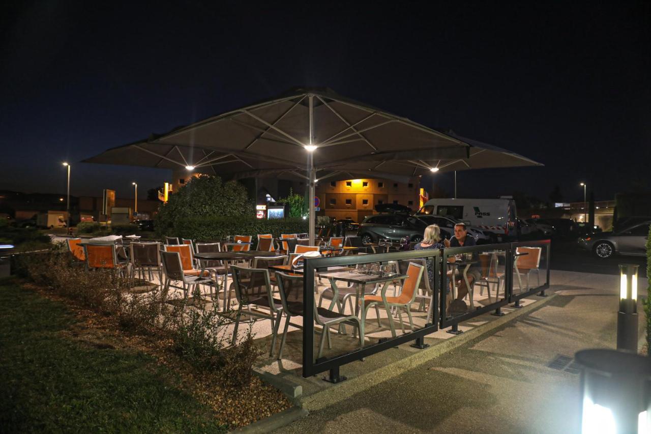 Hotel Ibis Styles Clermont-Ferrand Aeroport Exterior foto