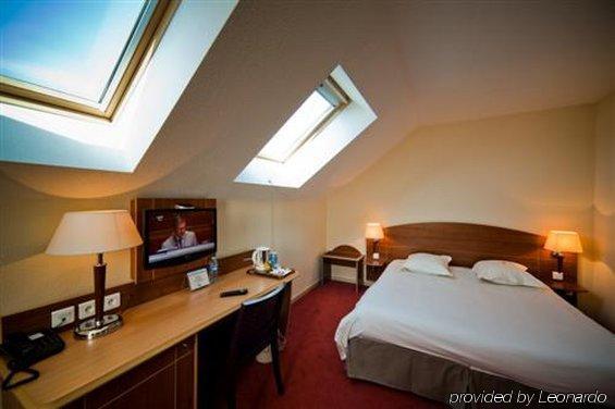 Hotel Ibis Styles Clermont-Ferrand Aeroport Zimmer foto