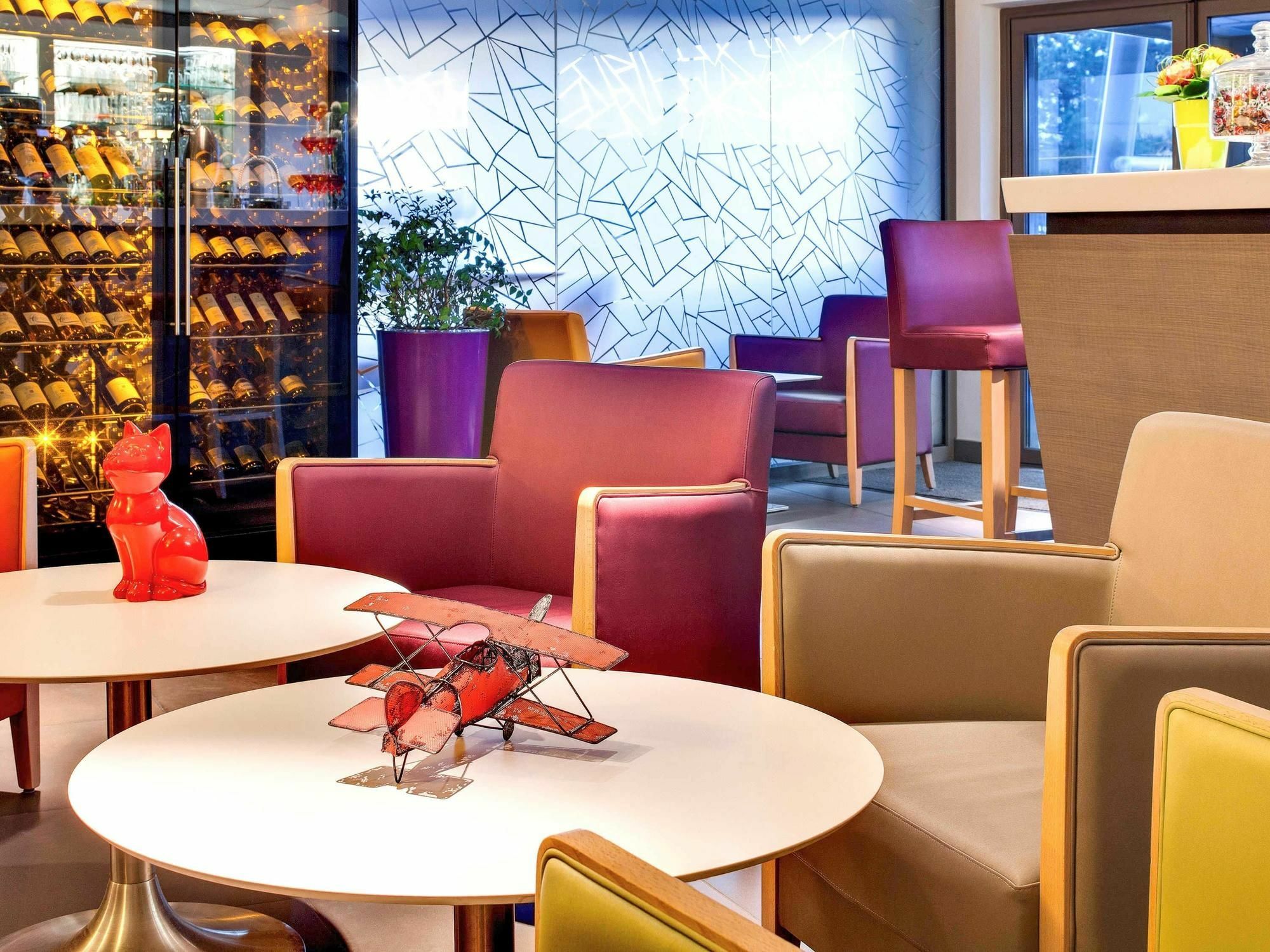 Hotel Ibis Styles Clermont-Ferrand Aeroport Exterior foto
